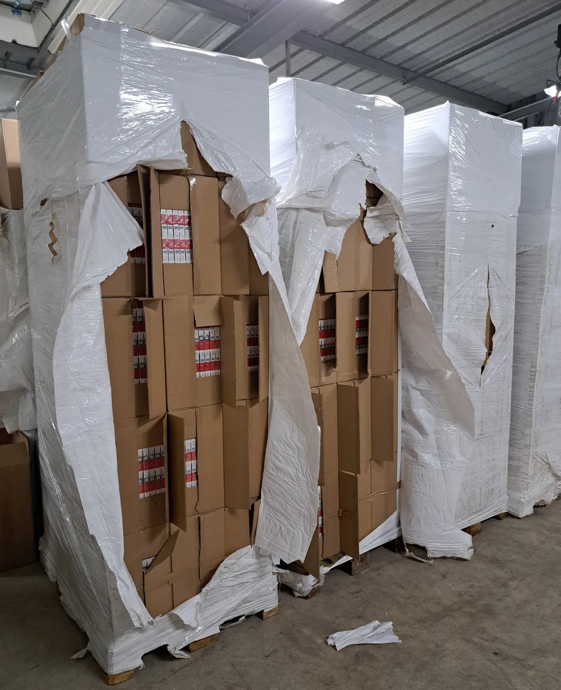 Des cigarettes saisies par les douanes à Millau (Aveyron)