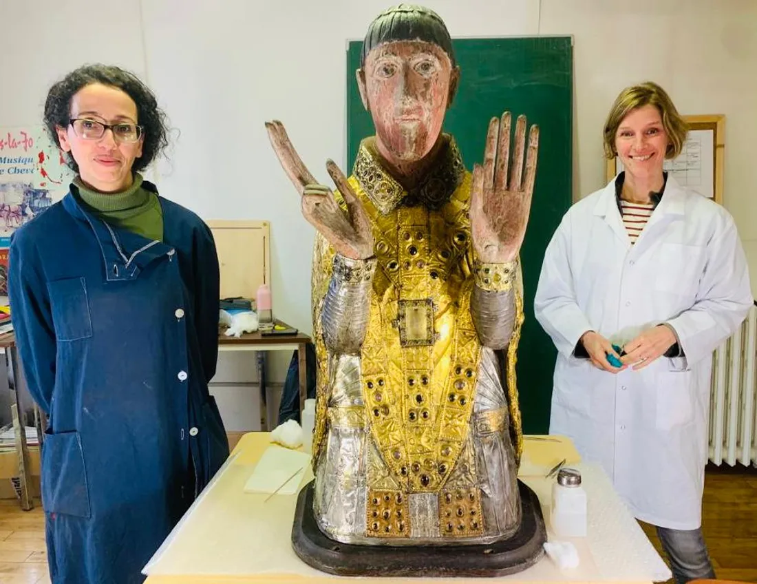 Les restauratrices à l'oeuvre.