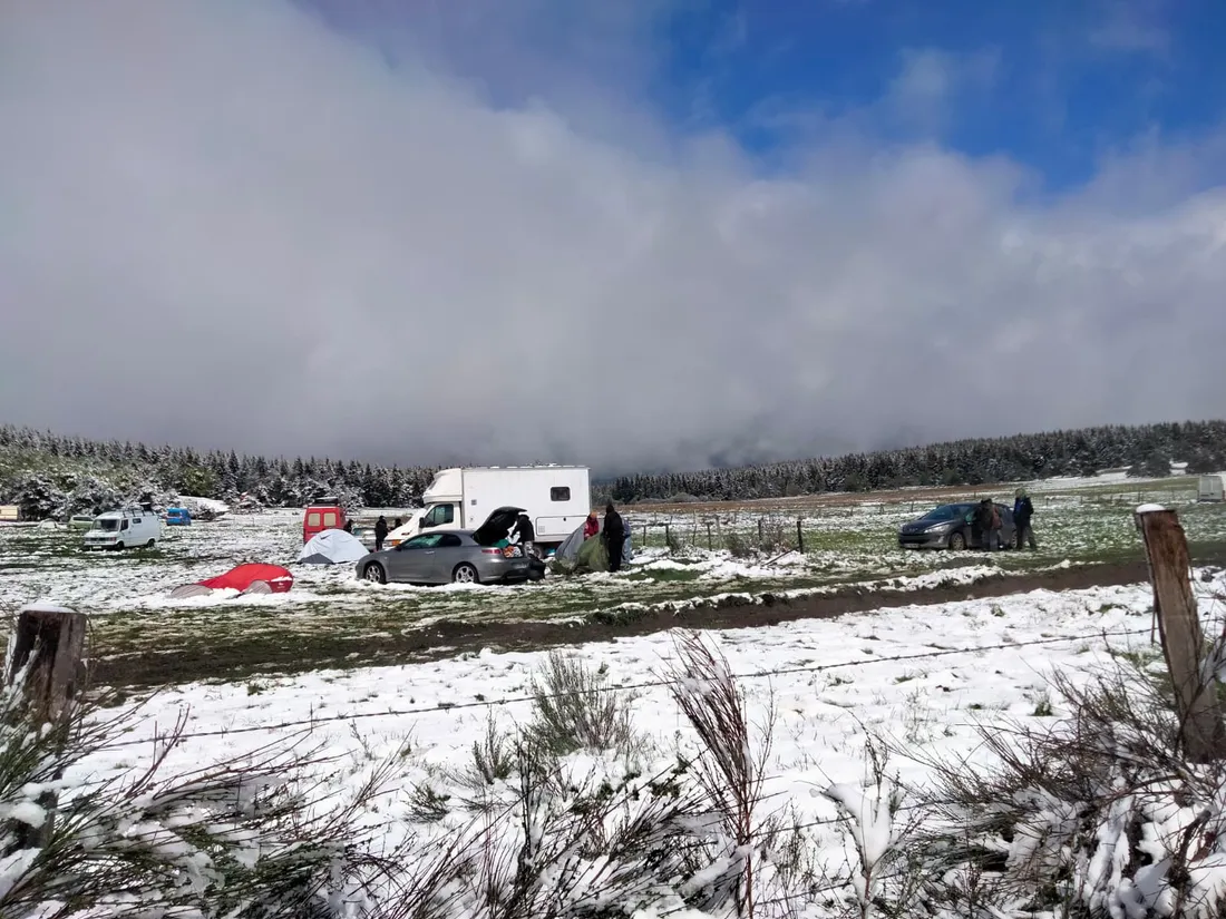Conditions météo difficiles sur le site de la rave party