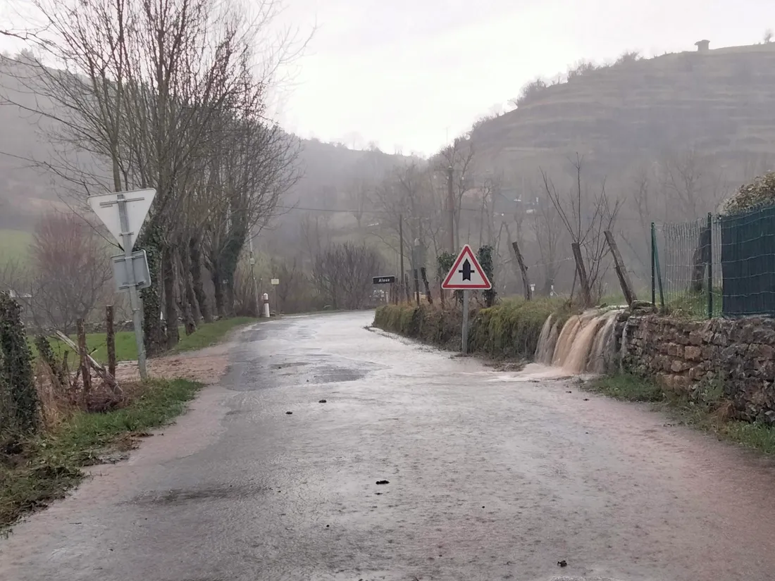 Attention aux dégâts provoqués par le ruissellement de l'eau, sur les routes de l'Aveyron