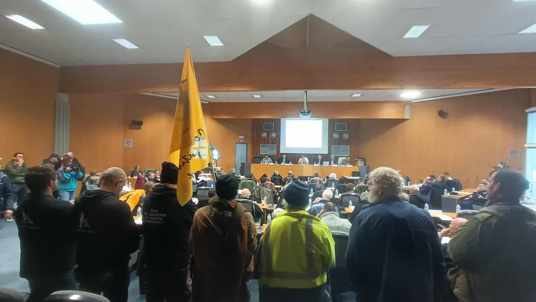 Manifestation de la Confédération Paysanne pendant la session de la Chambre d'Agriculture