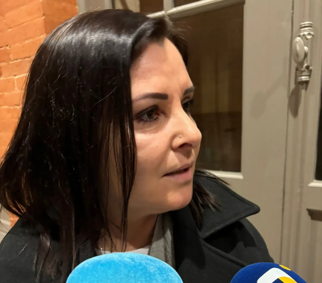 Séverine Cueff l'épouse de l'ancien militaire à la sortie de l'audience.