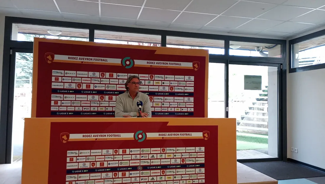 Didier Santini en conférence de presse