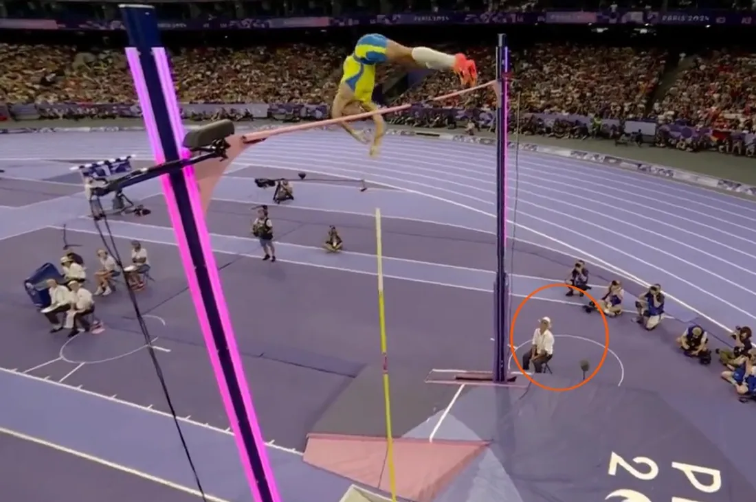 Thierry Duprat responsable de barre lors du saut d'Armand Duplantis