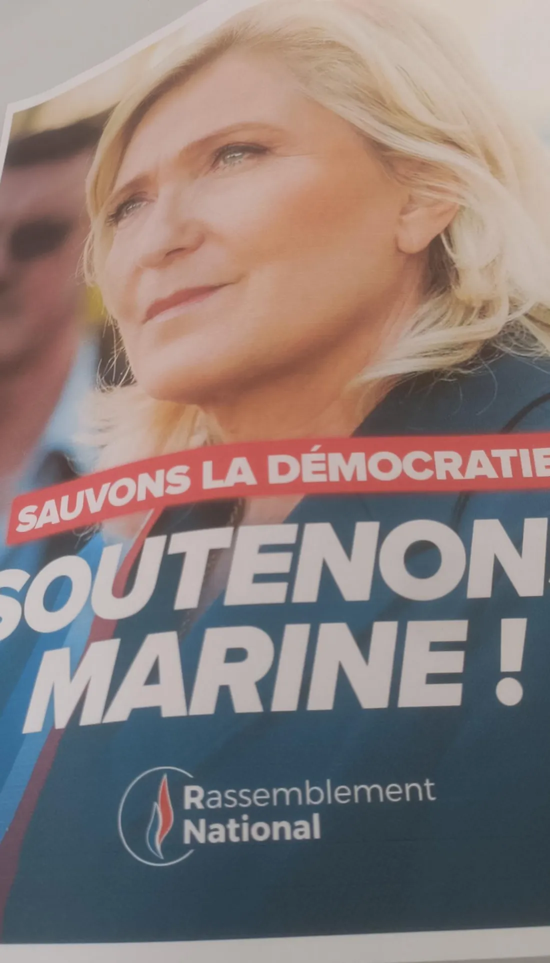  tracts soutien M. Le Pen