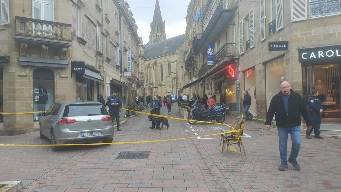 L'homme a volé une voiture avant de l'abandonner pour se diriger vers la collégiale