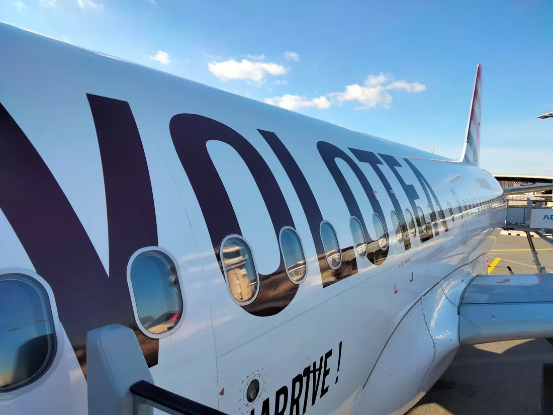 La compagnie Volotéa dessert plusieurs lignes, au départ de l'aéroport de Rodez