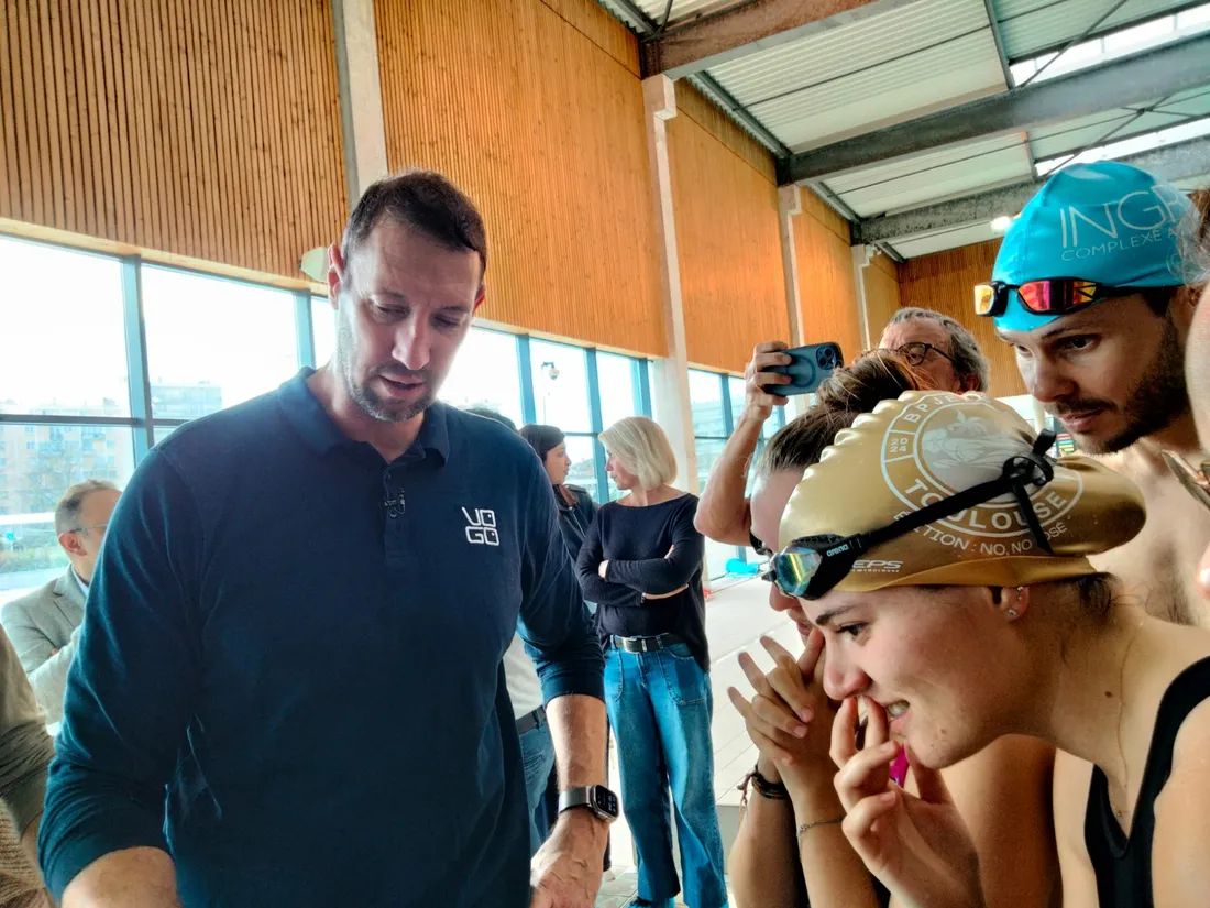 Alain Bernard et les jeunes nageurs du Montauban Natation 82 avec le Vogoscope