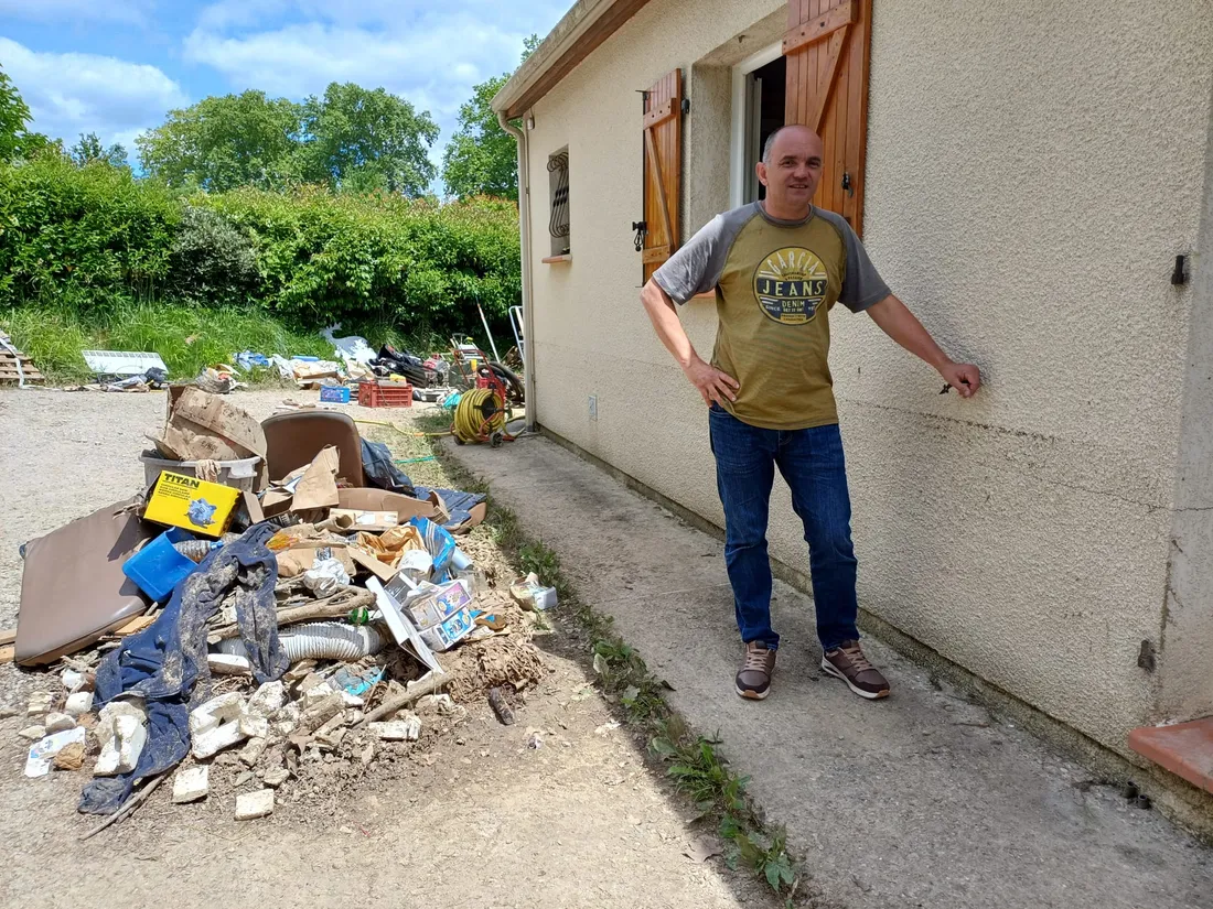 Paul a eu la vie sauve en passant par la fenêtre avec son chien dans les bras.