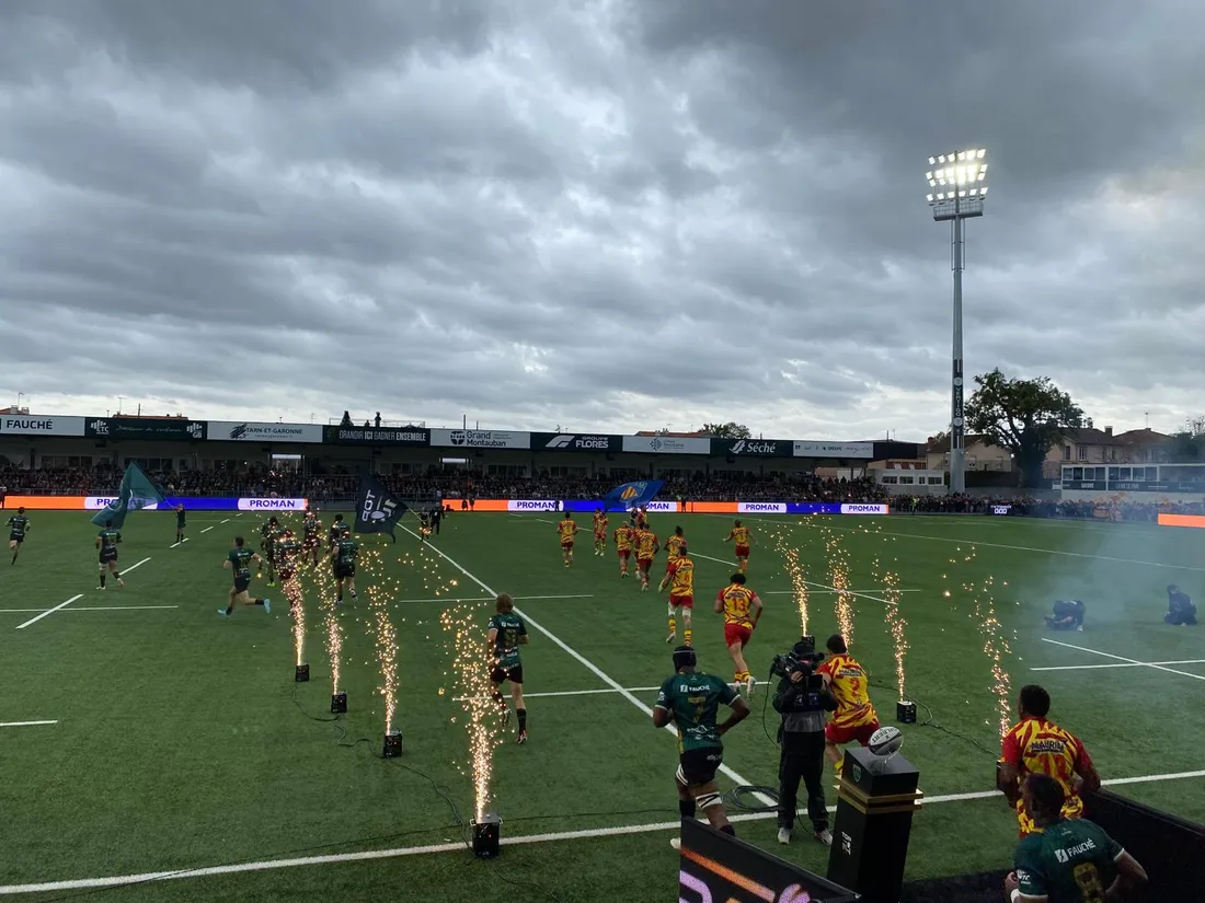 L'entrée des joueurs pour USM USAP