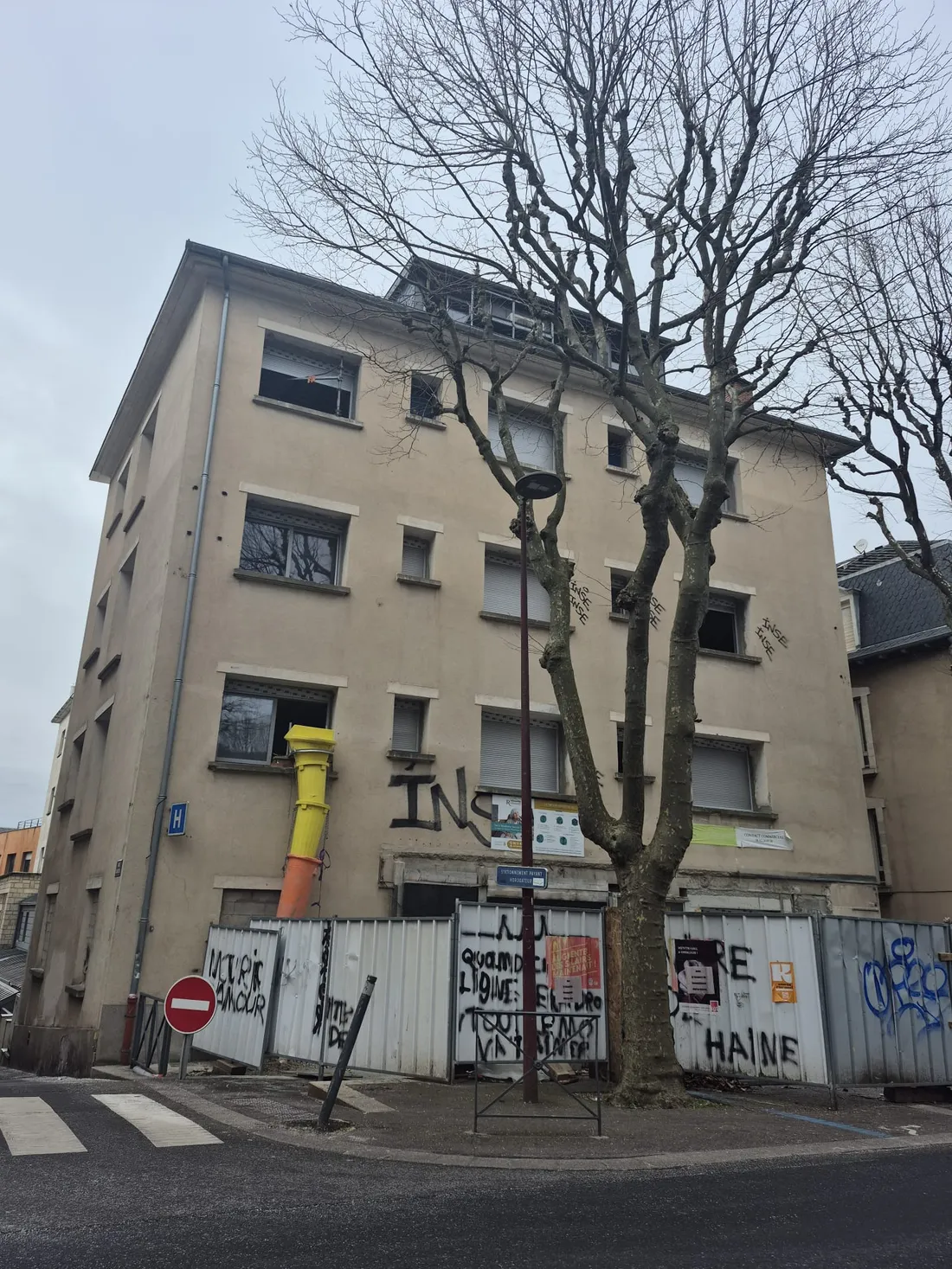 L'ancienne clinique Saint-Louis à Rodez (Aveyron)