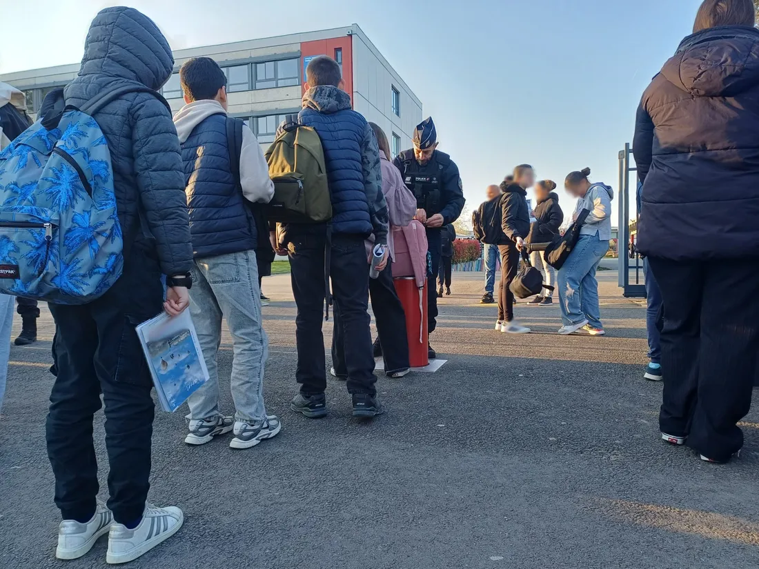 Près de 1000 élèves ont été contrôlés à l'entrée du collège Olympe de Gouges de Montauban.