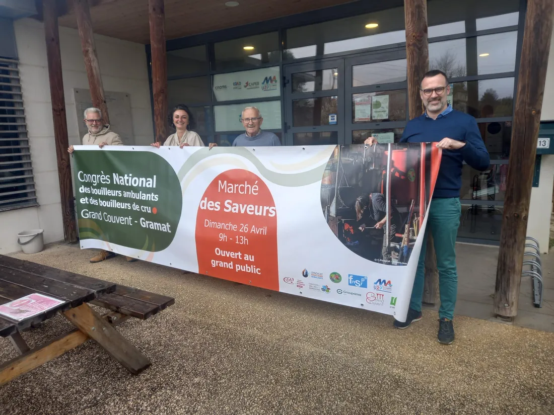 Les organisateurs du congrès national des bouilleurs de cru à Gramat.