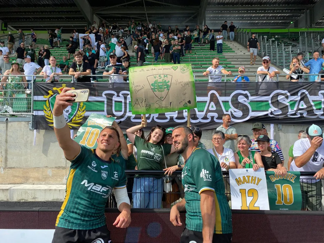 Max Mathy et Jérôme Bosviel saluent les supporters montalbanais