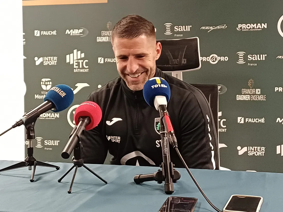 L'entraîneur Sébastien Tillous-Bordes après la victoire de l'USM jeudi soir.