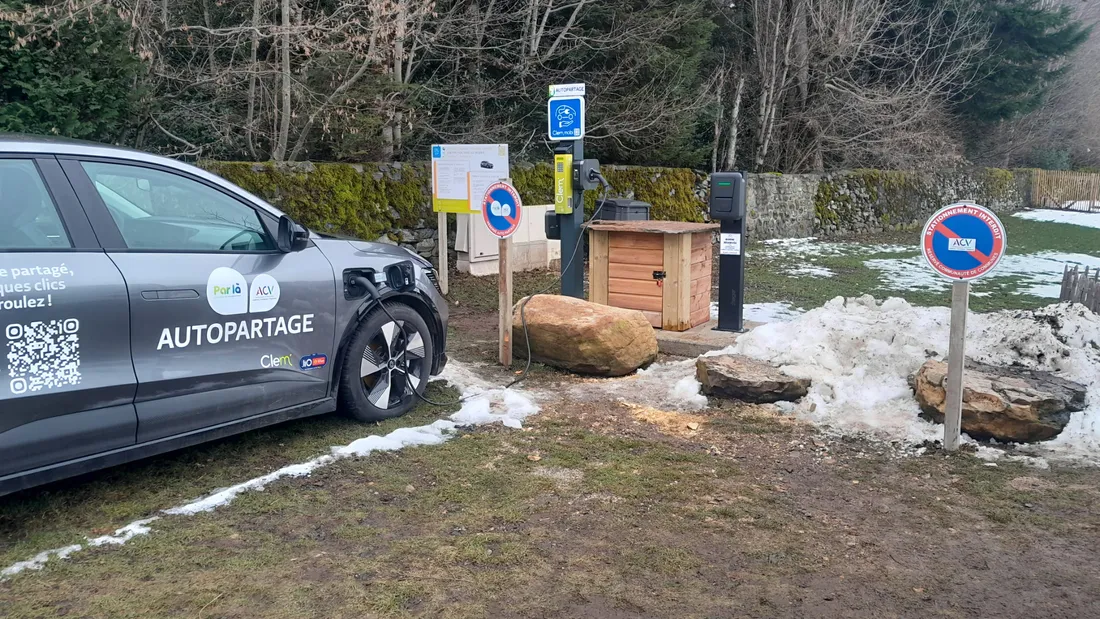 Un borne d'auto-partage à laguiole (Aveyron).
