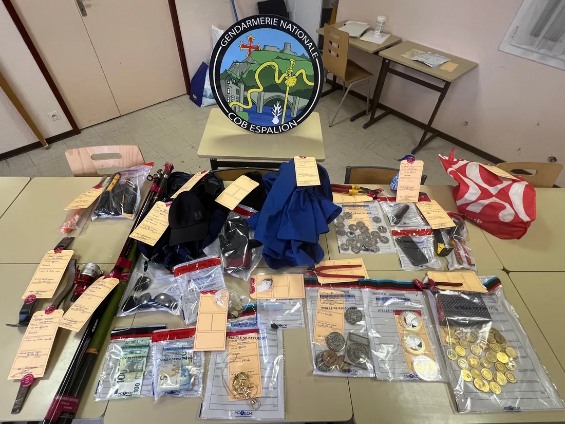 Des objets issus de cambriolages et retrouvés par les gendarmes de l'Aveyron