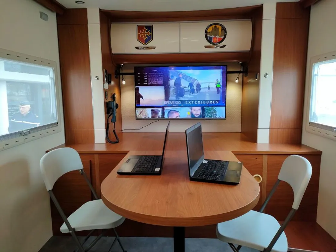 Le camping-car de la gendarmerie de l'Aveyron.