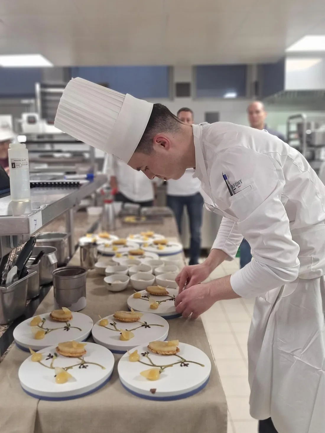 Remi Hyvernat, de la maison Viera, qualifié pour la finale du championnat de France de dessert.