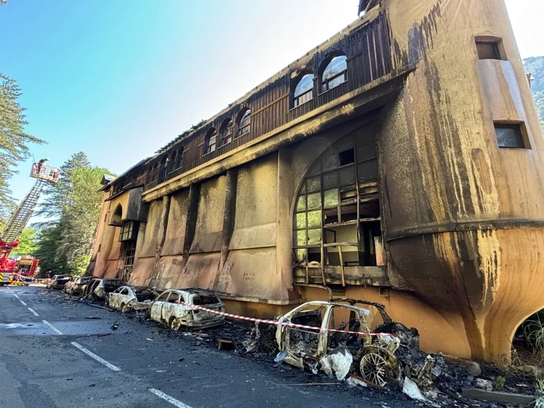 Un incendie a causé d'importants dégâts à l'hôtel de la Muse à Mostuéjouls (12) 
