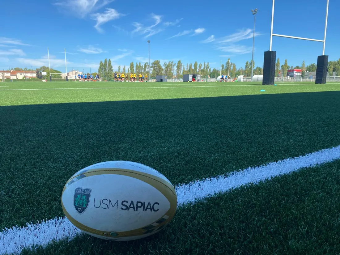 Le ballon officiel de l'USM Sapiac pour cette saison de Top14