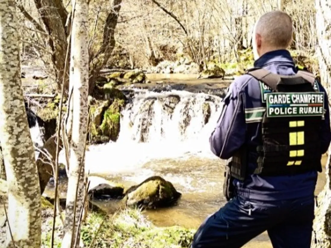 Le garde-champêtre a notamment des compétences en termes de pollution 