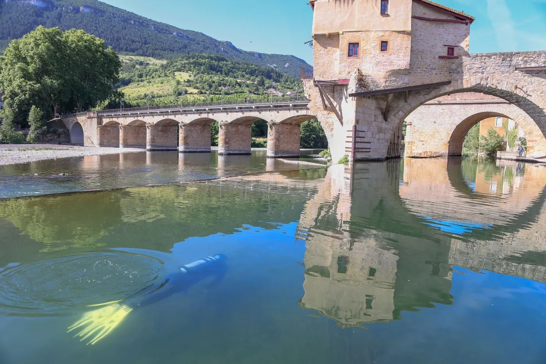 Une inspection subaquatique du Tarn à Millau (Aveyron) en juin 2026.