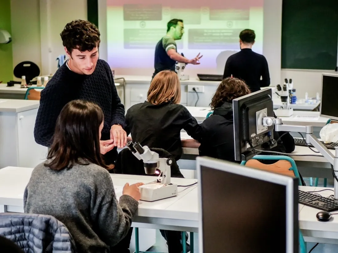 4 chercheurs de l'INSERM sont venus rencontrer les élèves du lycée Jean Vigo à Millau