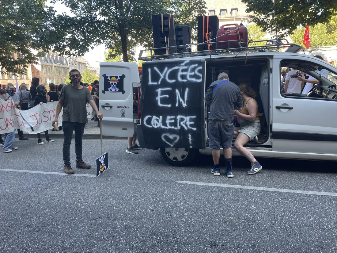 Les jeunes Aveyronnais dans la rue le 18 septembre 2025.