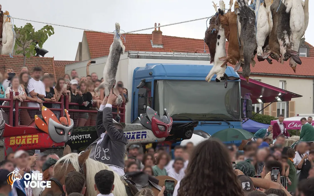 Fête du cou de l'oie à Saint-Bonnet-près-Riom (Puy-de-Dôme).