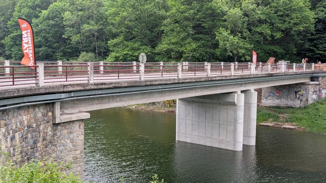 Le pont sur le Viau, dans le Tarn
