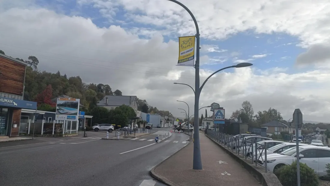 Des drapeaux du Tour de France à malemort (Corrèze)
