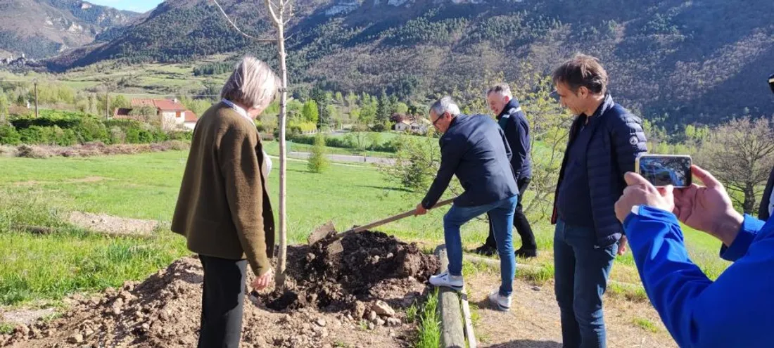 Les organisateurs du Rallye du Rouergue soutiennent la commune de Mostuéjouls (Aveyron).
