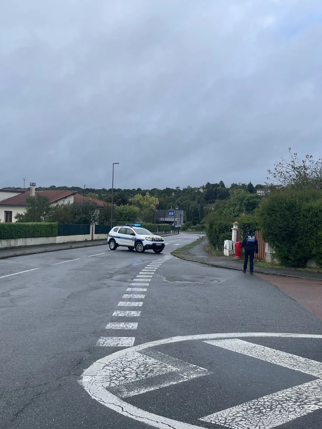 Le périmètre de sécurité ce jeudi 26 septembre 2024 à Villefranche-de-Rouergue (Aveyron).