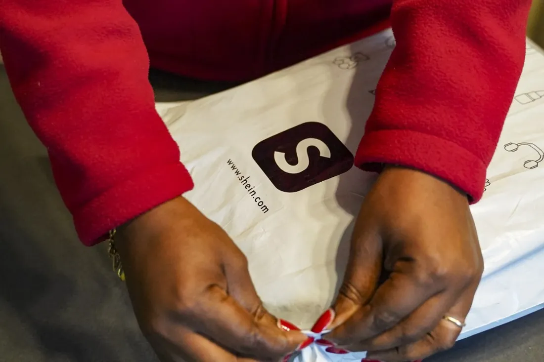 Un petit colis Shein (illustration)