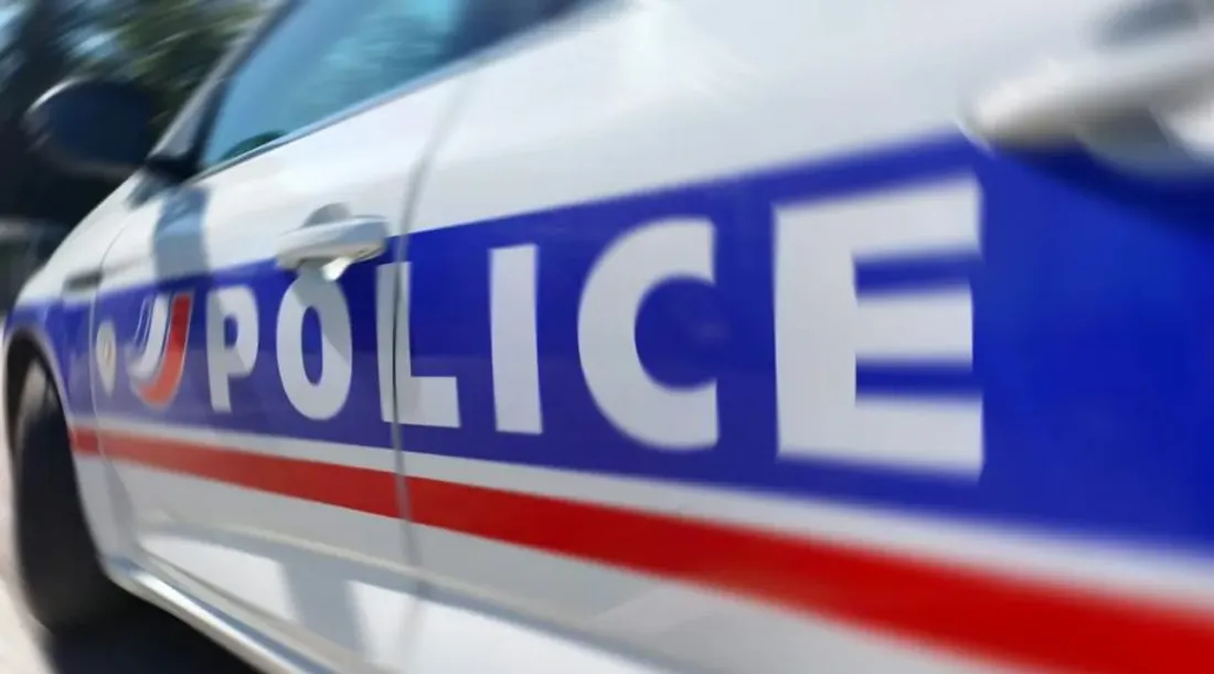 Un jeune policier adjoint de 22 ans a perdu la vie dans la nuit de vendredi à samedi.