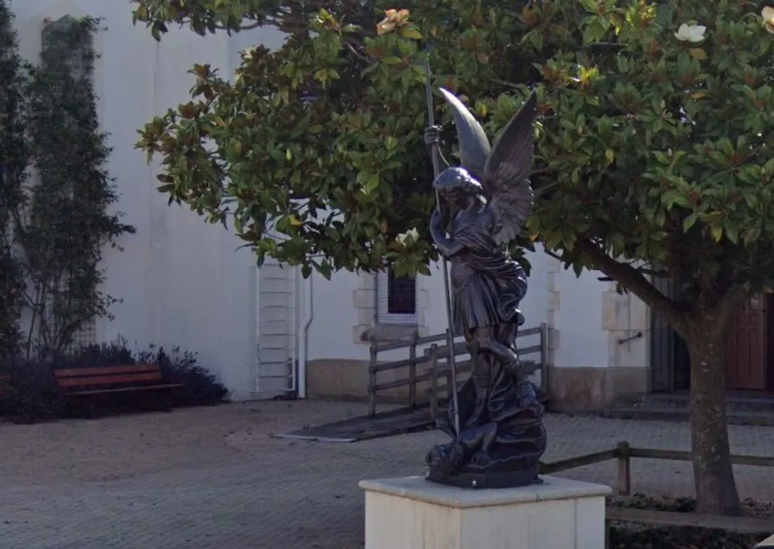 La statue de Saint-Michel, capture d'écran