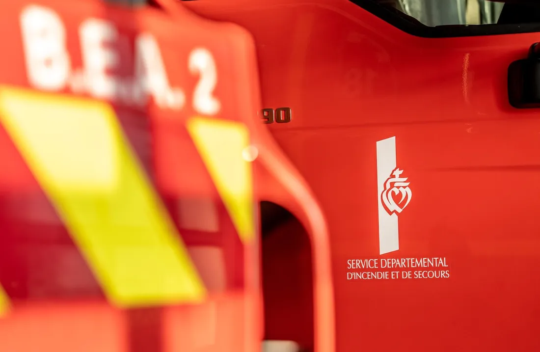 Un véhicule des pompiers, illustration