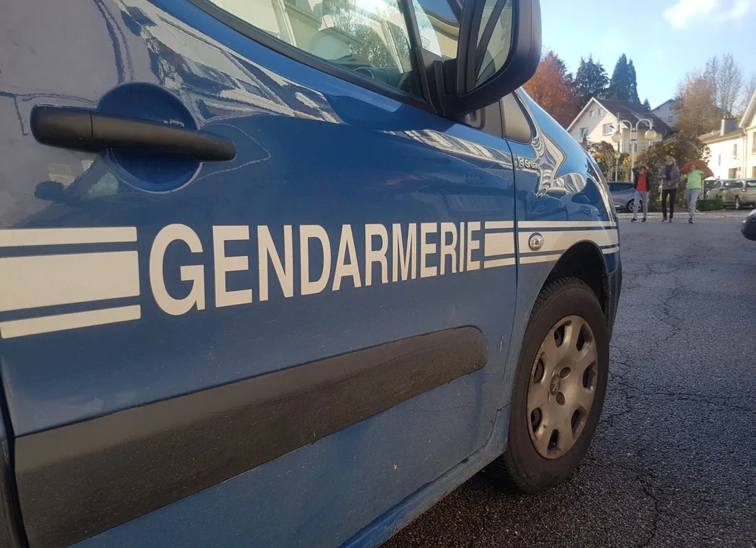 Un véhicule de gendarmerie, illustration