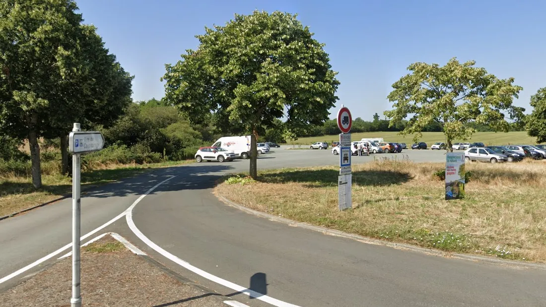 Une aire de covoiturage, à Bournezeau, capture d'écran