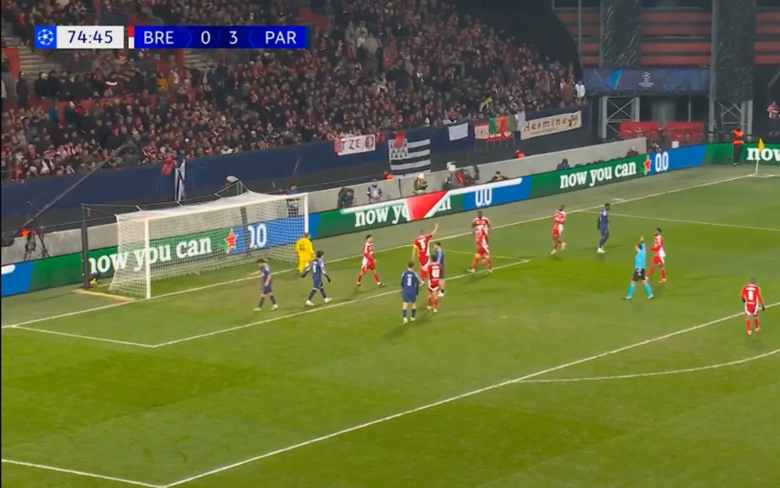 Le PSG a surclassé Brest (3-0) lors du barrage aller de la Ligue des champions.