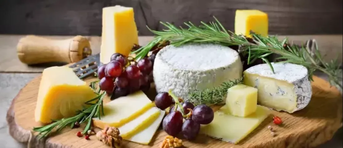 Rappel Conso a publié une série d’alertes concernant plus de quarante références de fromages.