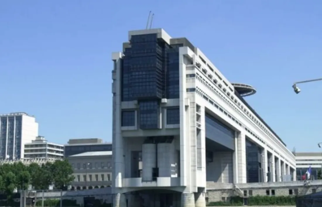 13 335 millionnaires sans impôt sur le revenu