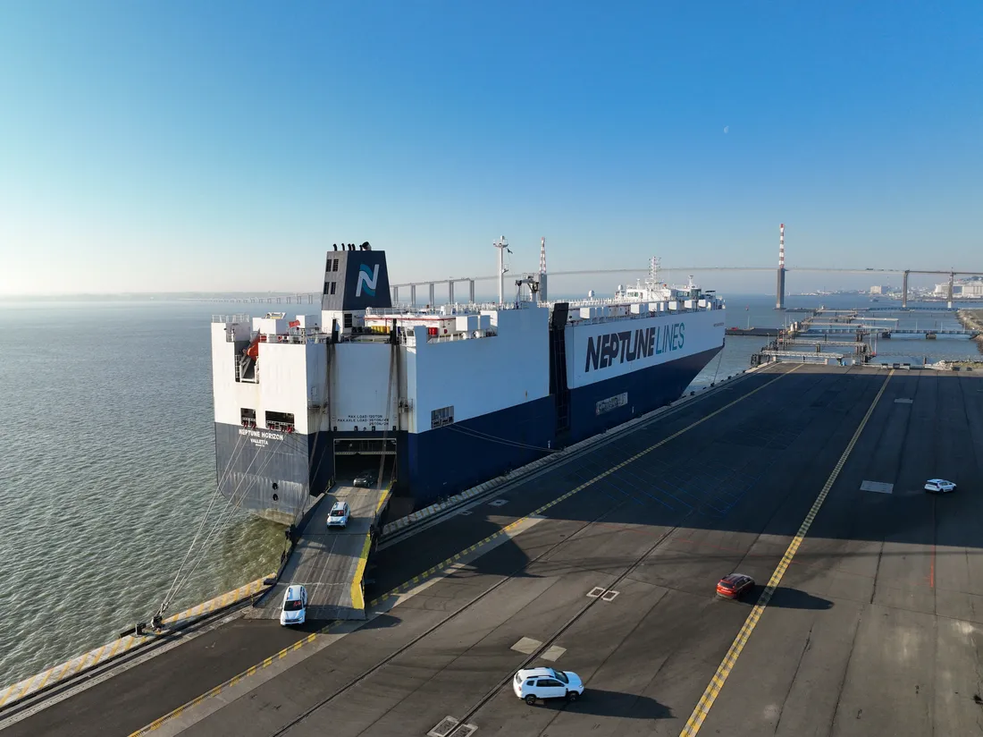 Le Neptune Horizon lors de son escale