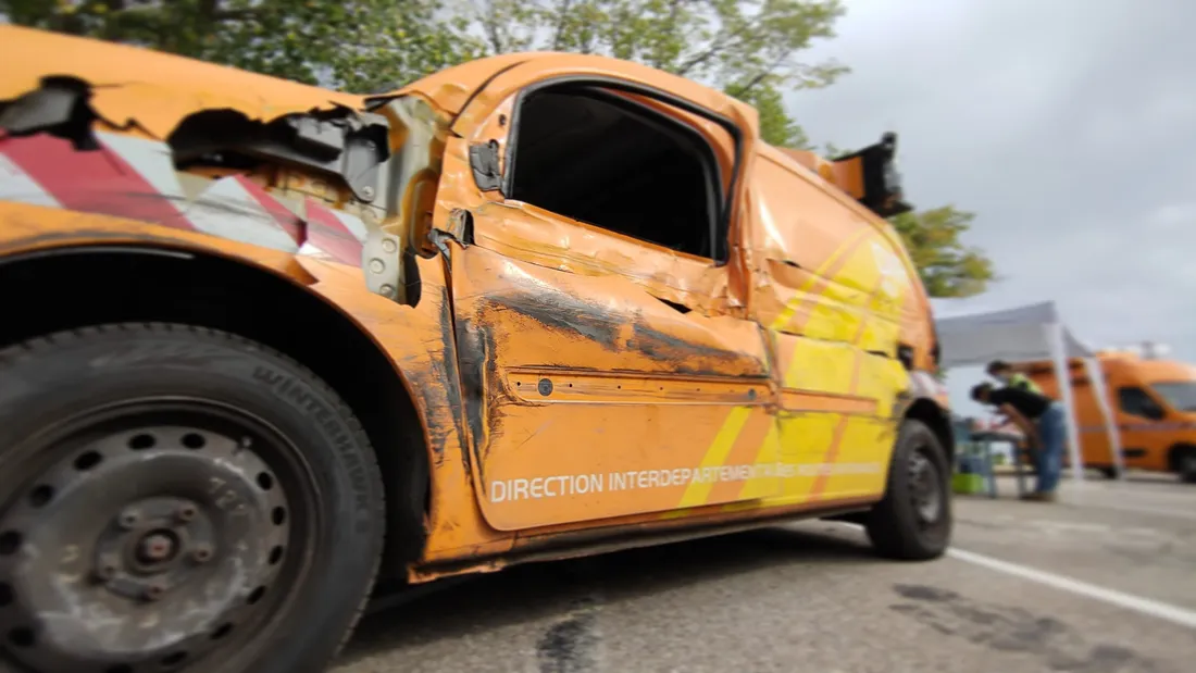 Un véhicule de la DIREst accidenté, archives