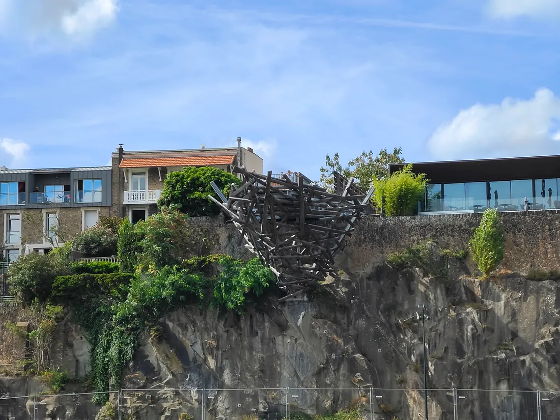 Le belvédère vu depuis la Loire, archives