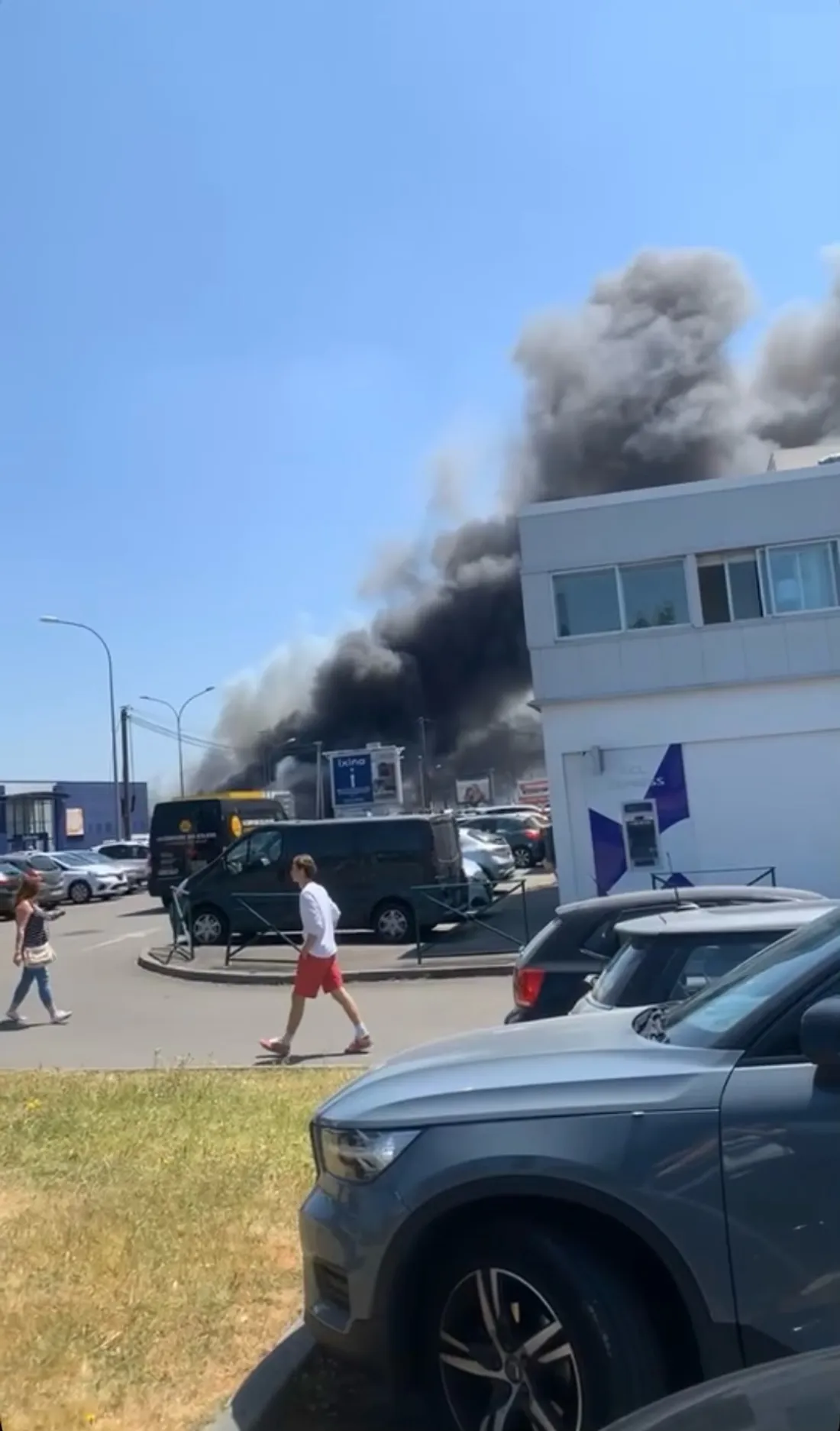 Une photo de l'incendie en cours