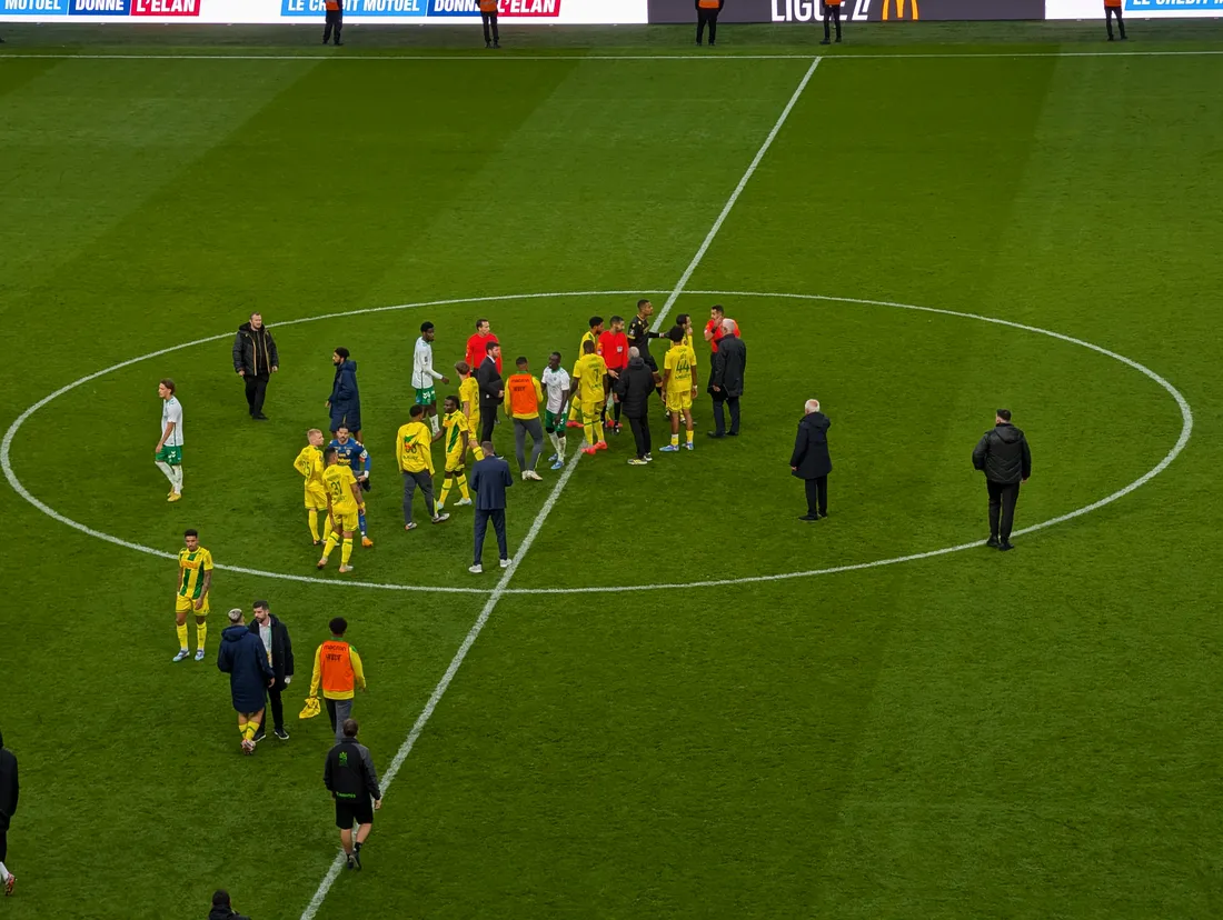 La colère des Nantais contre les arbitres après le match contre St-Etienne