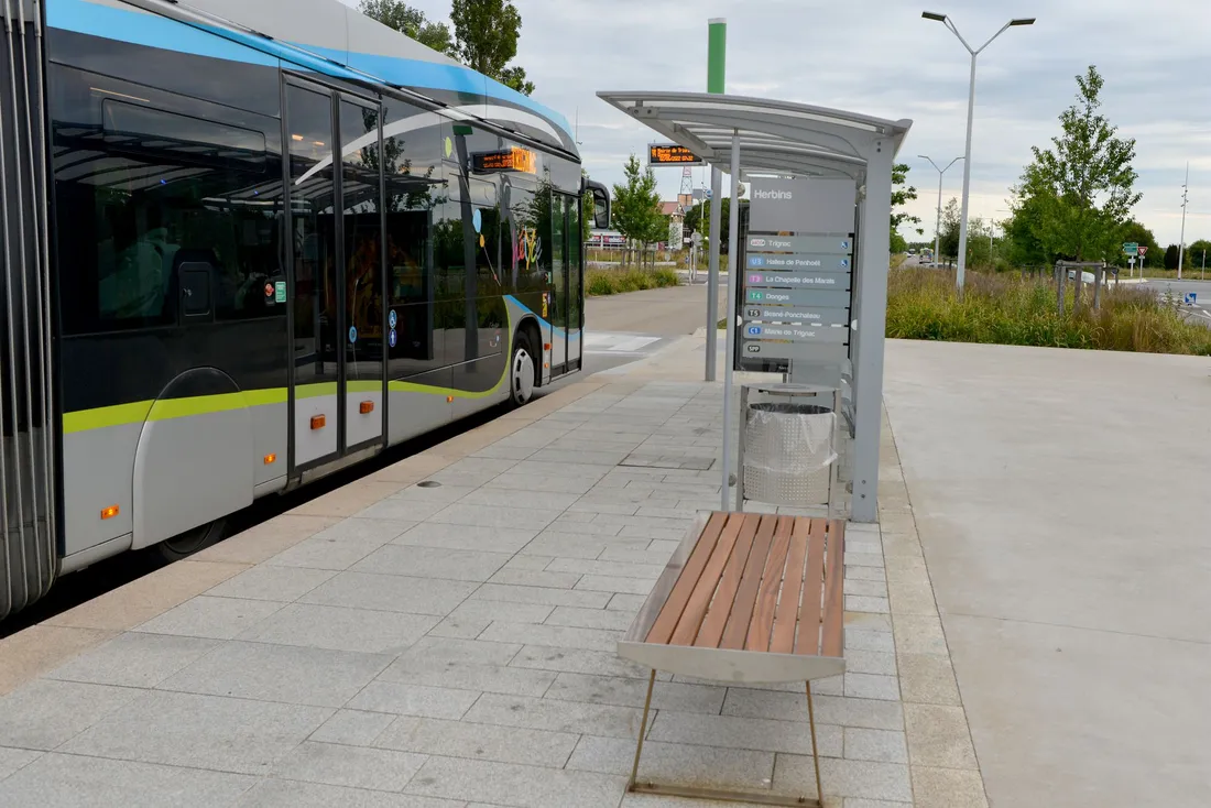 La Station de bus Herbins pour les Bus, avenue de la République