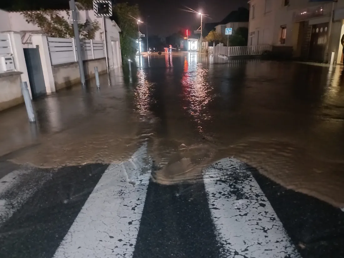 Rupture d'une canalisation d'eau à Trignac